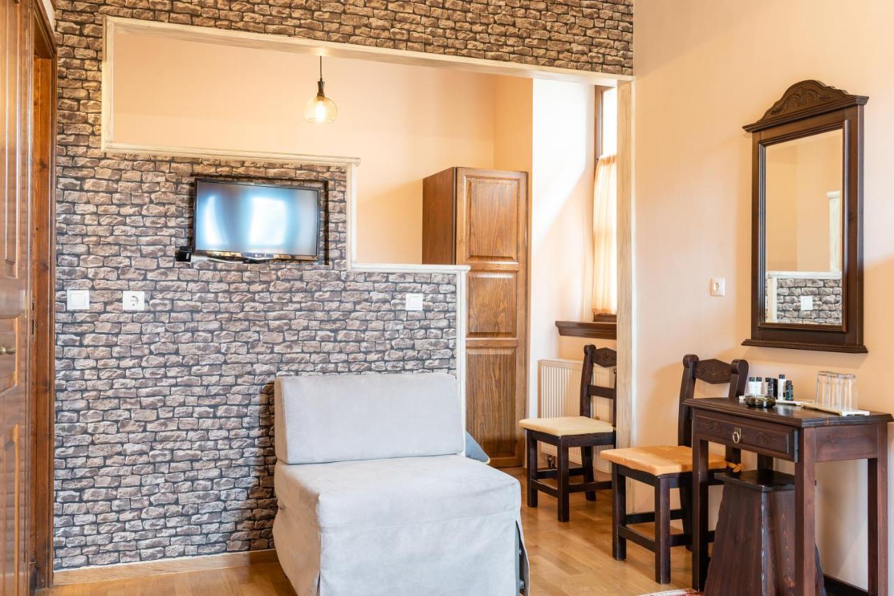 Kaza Guesthouse ديميتسانا المظهر الخارجي الصورة
