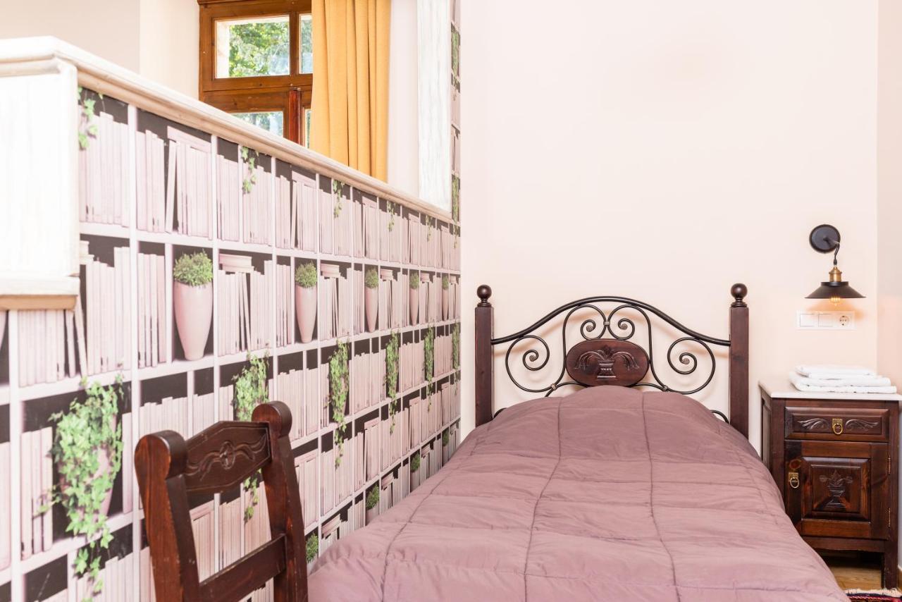 Kaza Guesthouse ديميتسانا المظهر الخارجي الصورة