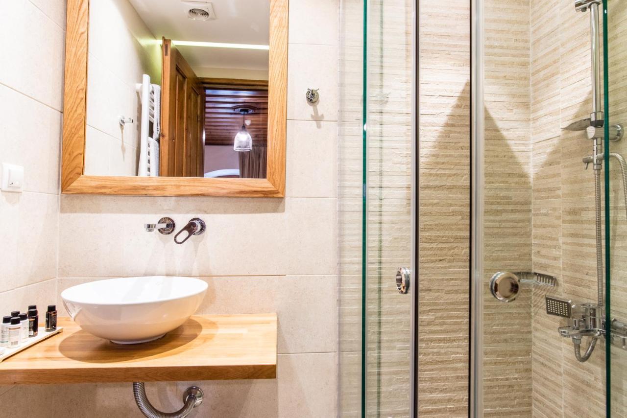 Kaza Guesthouse ديميتسانا المظهر الخارجي الصورة