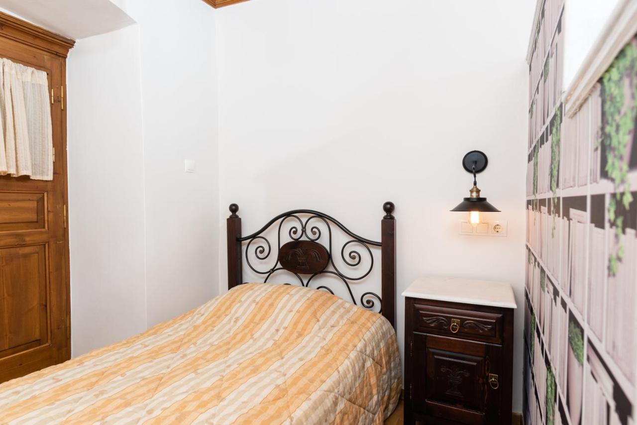 Kaza Guesthouse ديميتسانا المظهر الخارجي الصورة