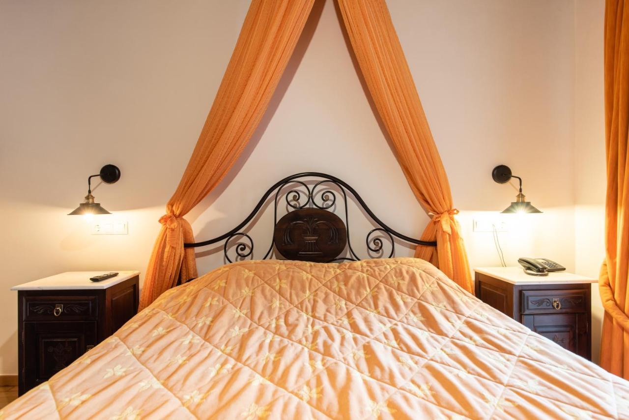 Kaza Guesthouse ديميتسانا المظهر الخارجي الصورة